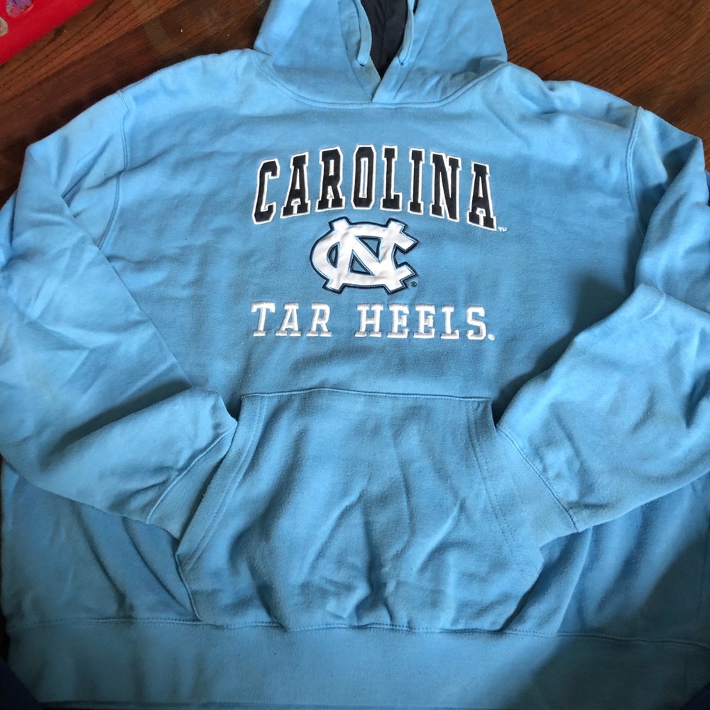 North Caroline Tar Heels sweatshirt